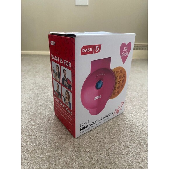 Dash Valentine's Day LOVE Mini Waffle Maker X O Brand new in box - Picture 6 of 7